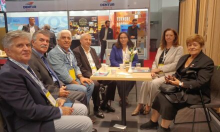 Genel Başkanımız Ahmet Ortatepe ve DUTTiP Yik üyesi Necdet Ertuğrul Dr. Mimar Kadir Topbaş Gösteri ve Sanat Merkezi Düzenlenen Uluslararası İstanbul Turizm Fuarı açılış kokteyline katılarak