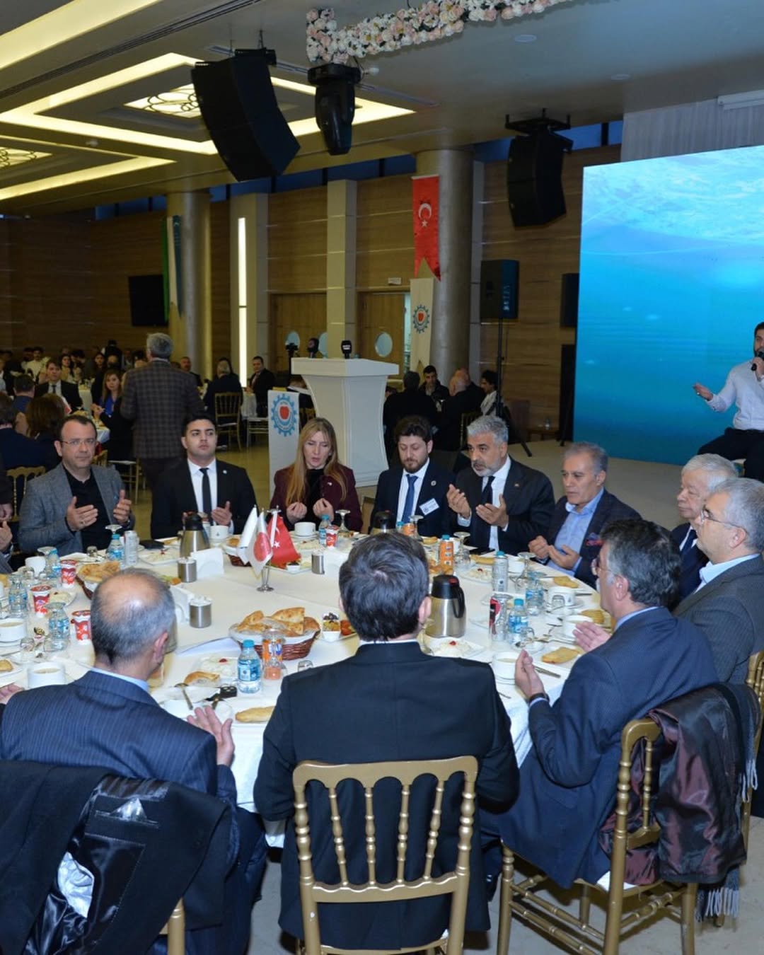 Kızıl Elma Yolunda Birlik ve beraberlik iftar soframızı teşrifleriyle onurlandıran