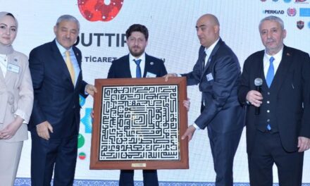 Kızıl Elma Yolunda Birlik ve beraberlik iftar soframızı teşrifleriyle onurlandıran